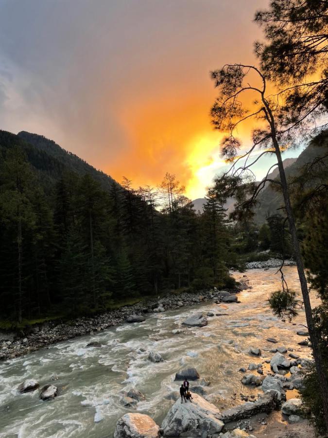 Wabi Sabi Riverside Hostel Kasol Dış mekan fotoğraf