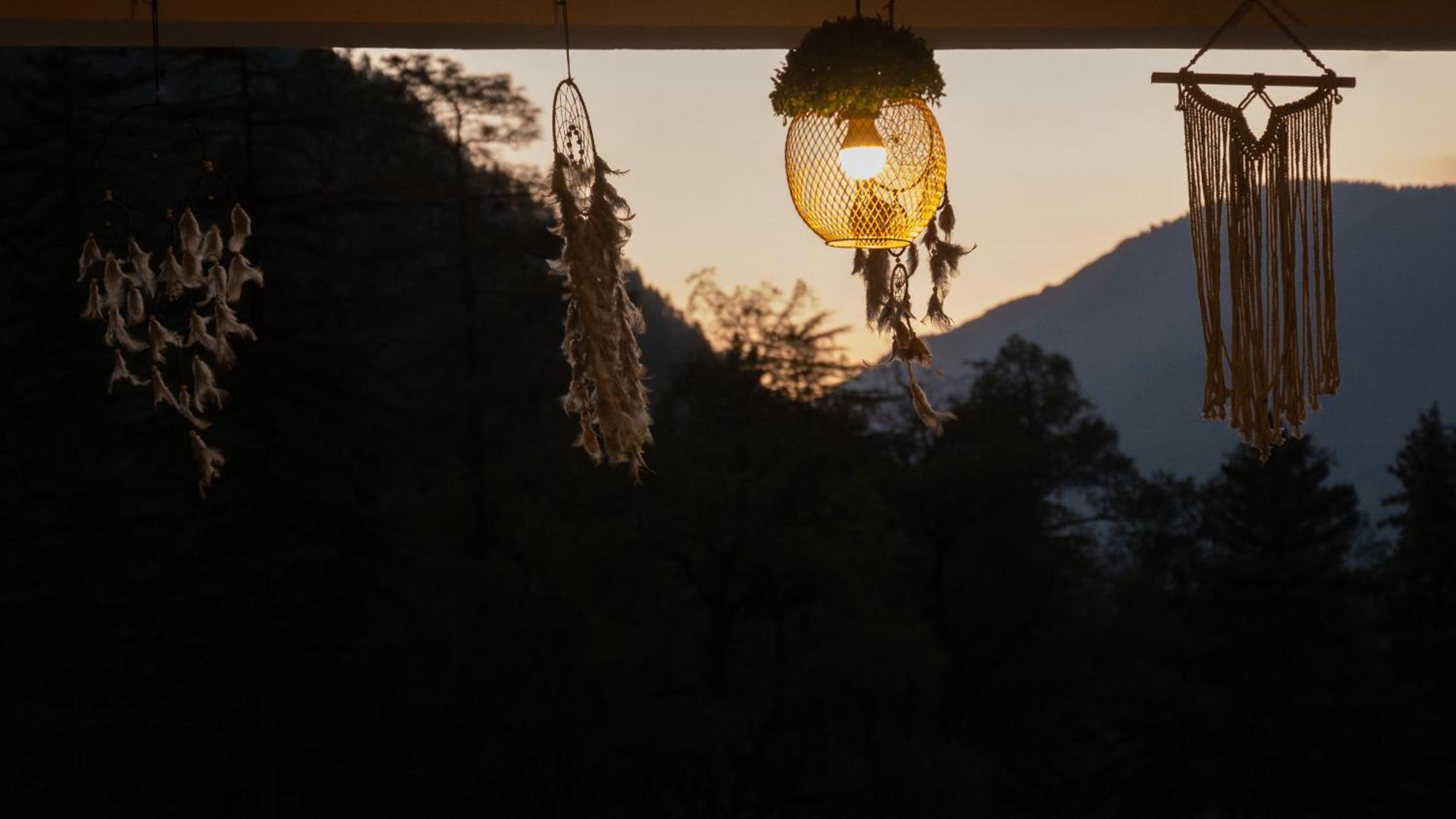 Wabi Sabi Riverside Hostel Kasol Dış mekan fotoğraf