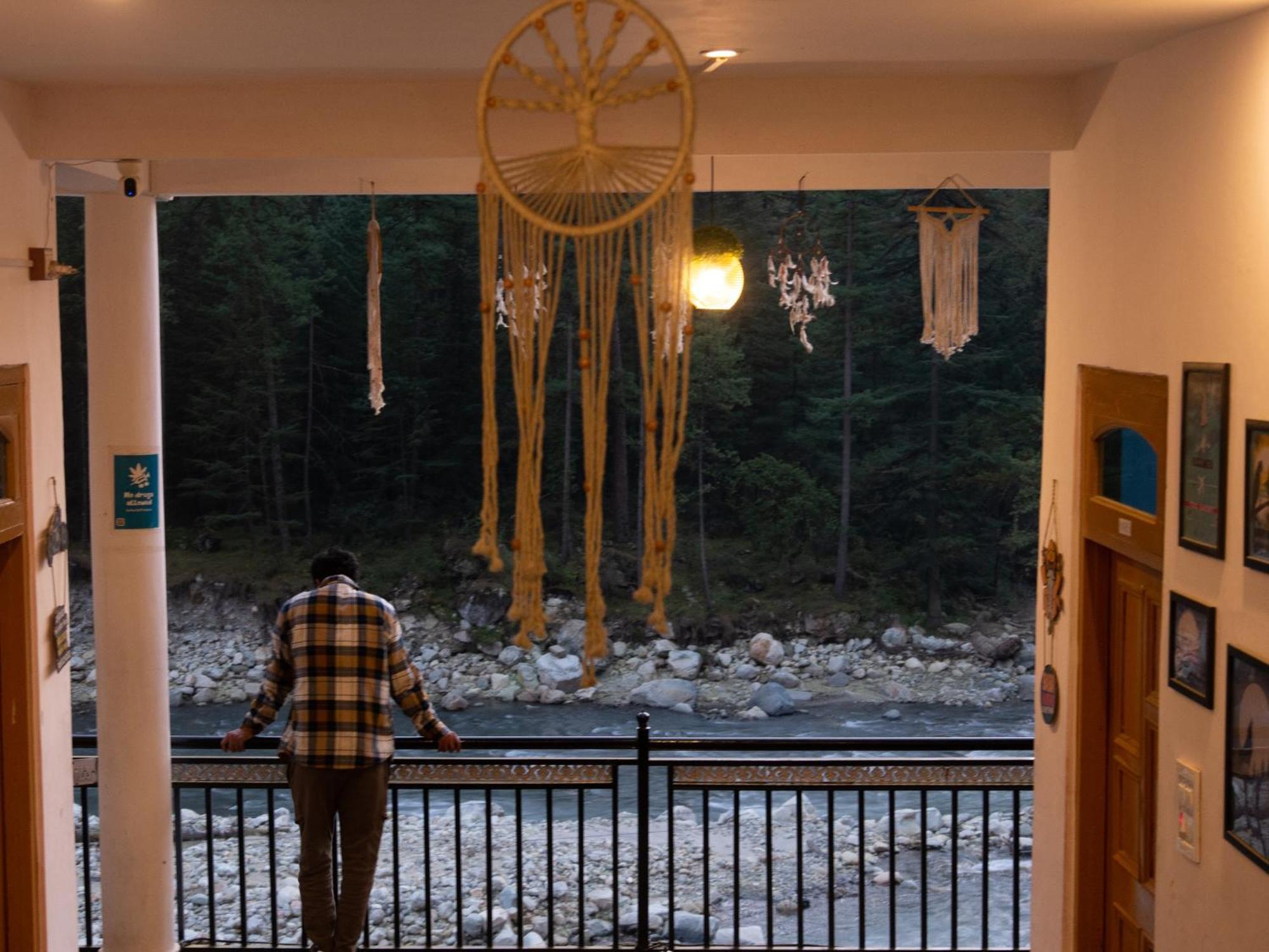 Wabi Sabi Riverside Hostel Kasol Dış mekan fotoğraf