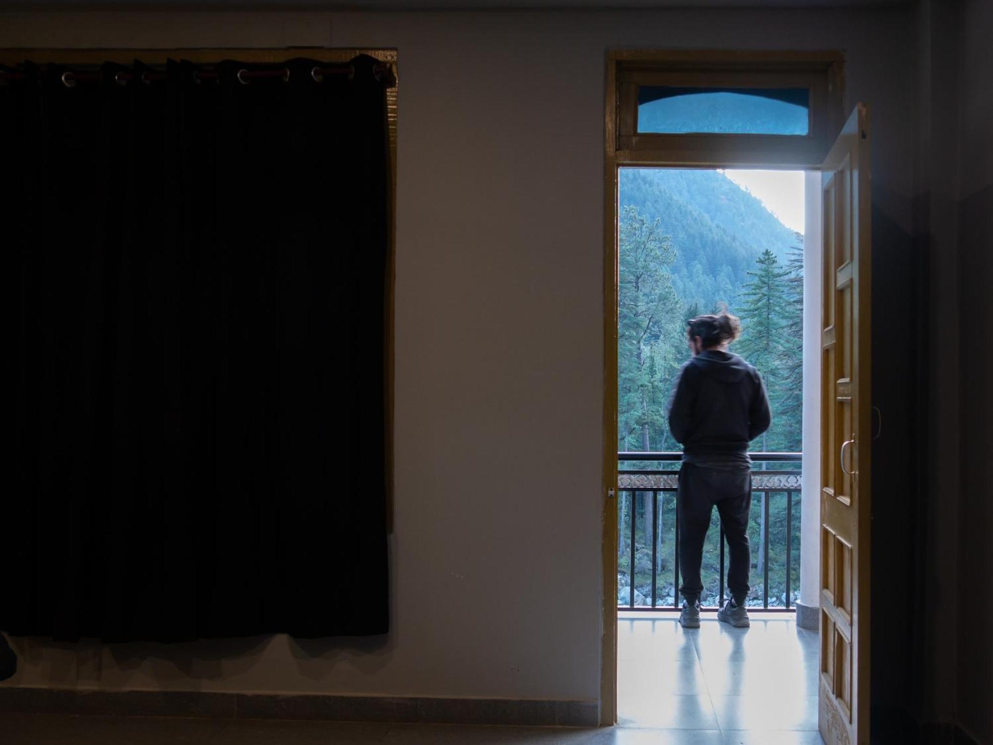 Wabi Sabi Riverside Hostel Kasol Dış mekan fotoğraf